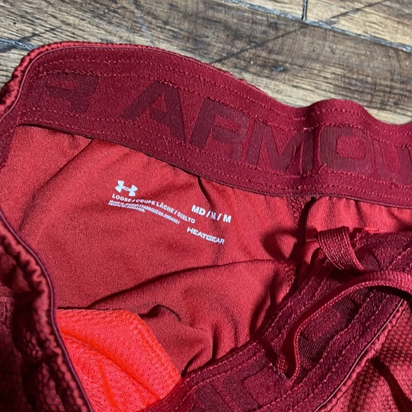 Under Armor Heatgear athletic gym shorts Red - Picture 3 of 3
